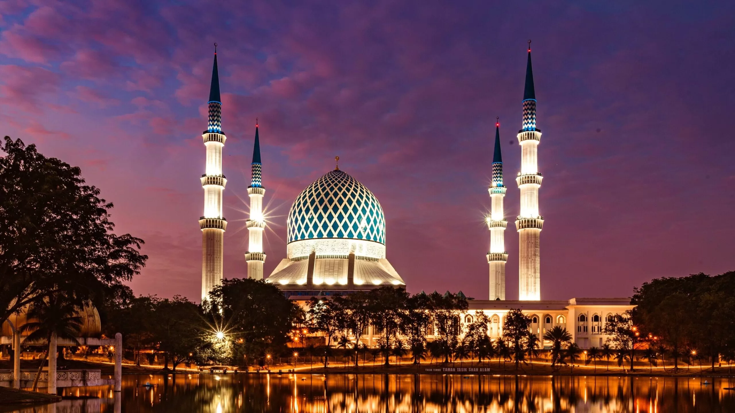 mosque 1 Yayasan Lazuardi Indonesia