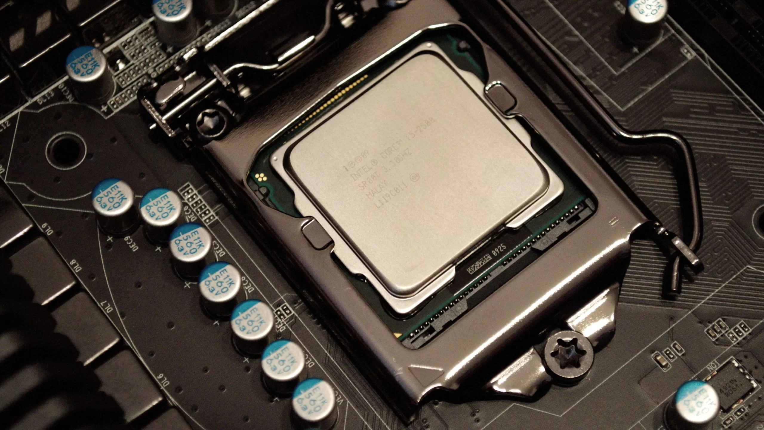 2 Peluncuran Prosesor Xeon Milik Intel