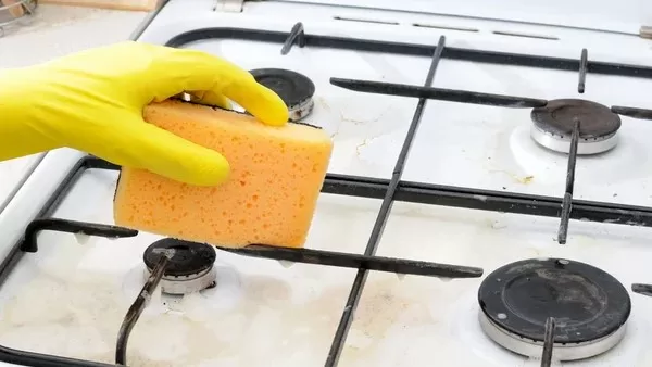 4 Bahan Alami, Untuk Membersihkan Kerak di Kompor