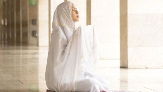 Bergugurnya Dosa Ketika Shalat
